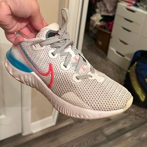 Women’s Nike Renew